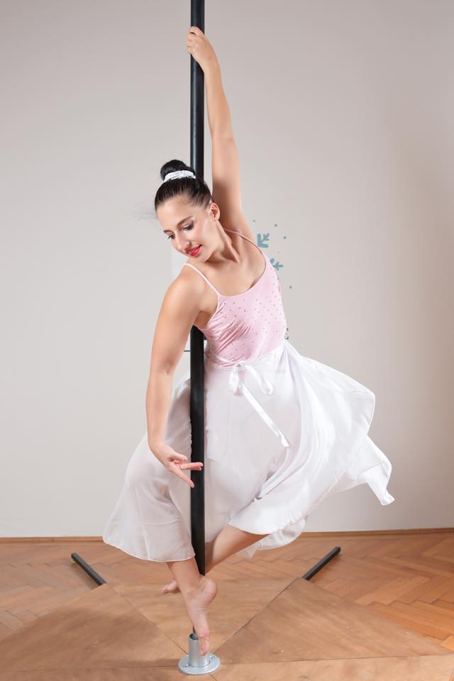 Pole Ballerina, forgó rúdon ballerina forgás, North Pole rúdstúdió