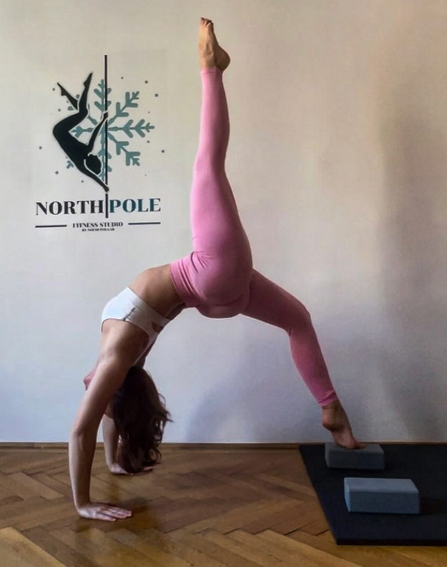 Pole Ballerina, forgó rúdon ballerina forgás, North Pole rúdstúdió